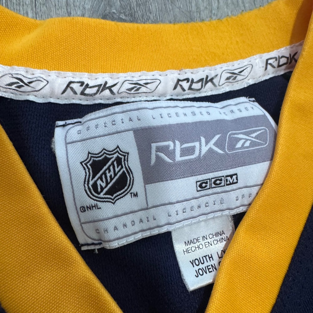 Reebok NHL Buffalo Sabres Youth L/XL Hockey Jersey Navy Blue Buffaslug CCM - Picture 2 of 4
